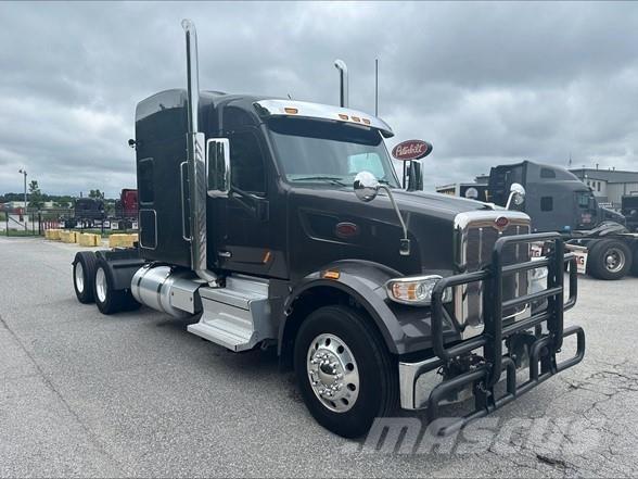 Peterbilt 567 Vetopöytäautot
