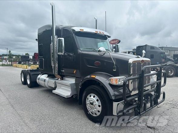 Peterbilt 567 Vetopöytäautot