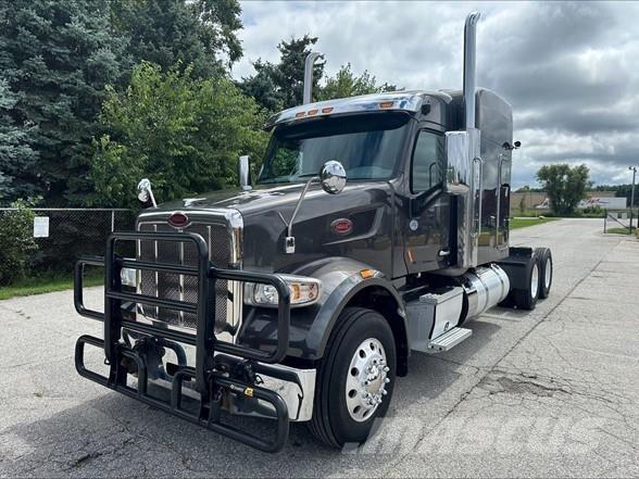 Peterbilt 567 Vetopöytäautot