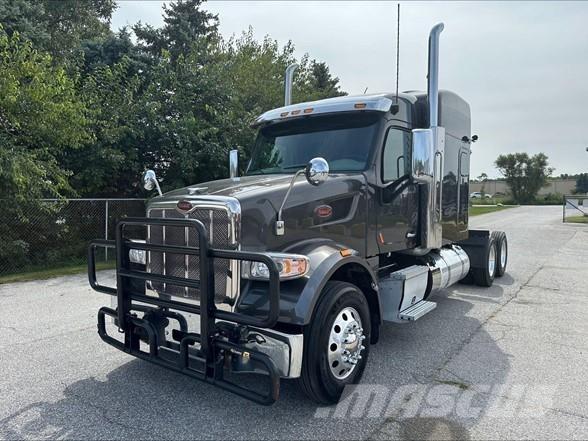 Peterbilt 567 Vetopöytäautot
