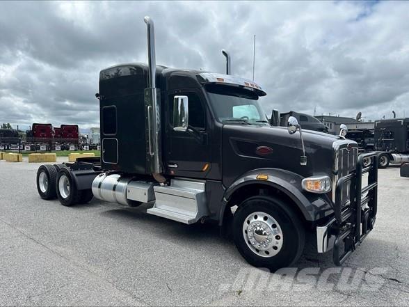 Peterbilt 567 Vetopöytäautot