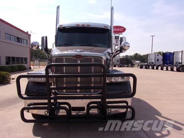 Peterbilt 567 Vetopöytäautot