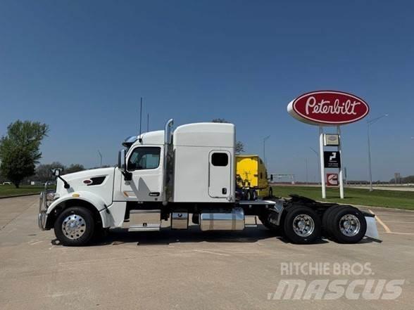 Peterbilt 567 Vetopöytäautot