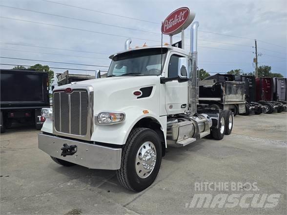 Peterbilt 567 Vetopöytäautot