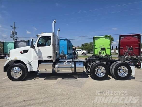 Peterbilt 567 Vetopöytäautot