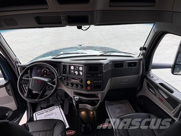Peterbilt 567 Vetopöytäautot