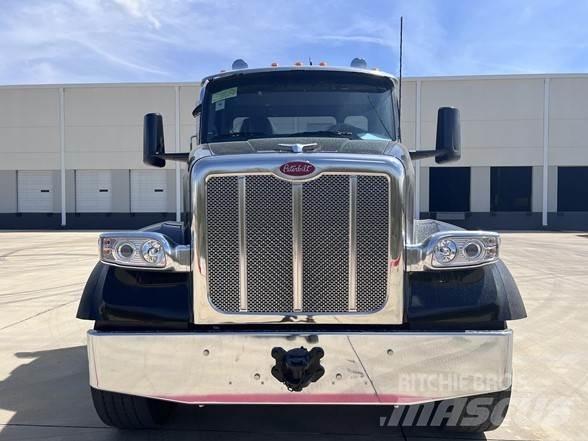 Peterbilt 567 Sora- ja kippiautot