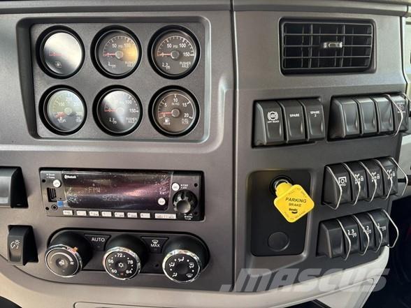 Peterbilt 567 Sora- ja kippiautot