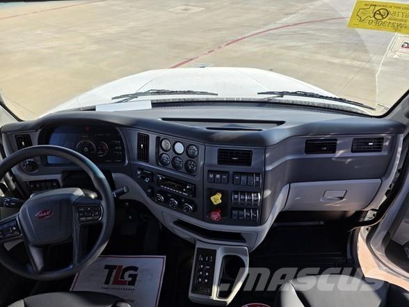 Peterbilt 567 Sora- ja kippiautot