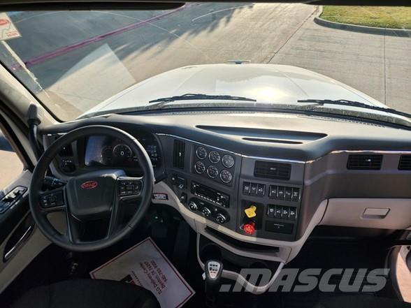 Peterbilt 567 Vetopöytäautot