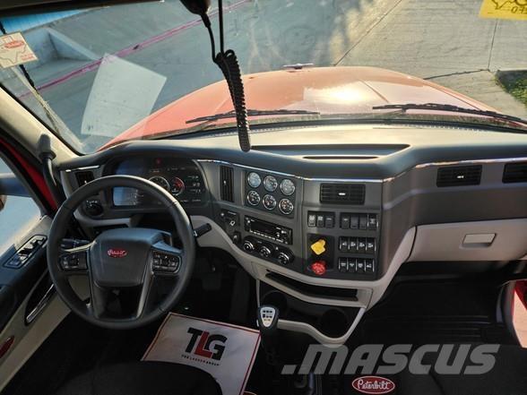 Peterbilt 567 Vetopöytäautot