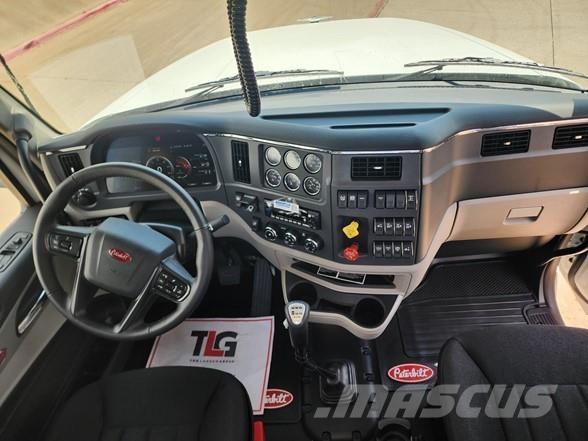 Peterbilt 567 Vetopöytäautot