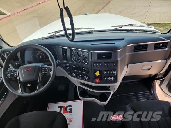 Peterbilt 567 Vetopöytäautot