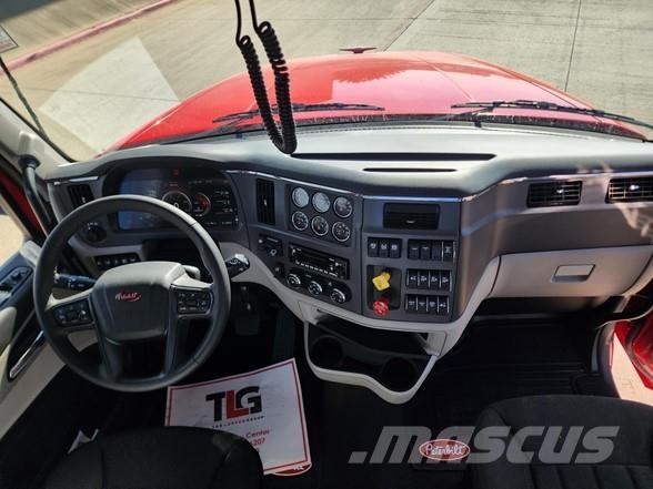 Peterbilt 567 Vetopöytäautot