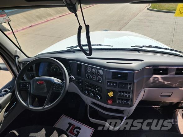 Peterbilt 567 Vetopöytäautot