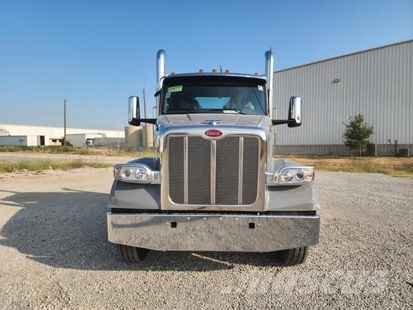 Peterbilt 567 Vetopöytäautot