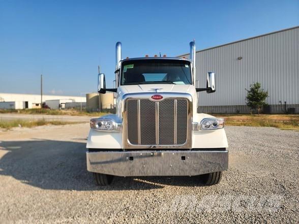 Peterbilt 567 Vetopöytäautot