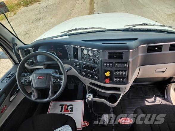 Peterbilt 567 Vetopöytäautot