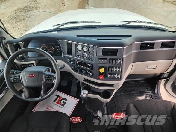 Peterbilt 567 Vetopöytäautot