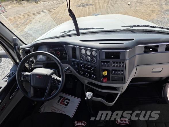 Peterbilt 567 Vetopöytäautot