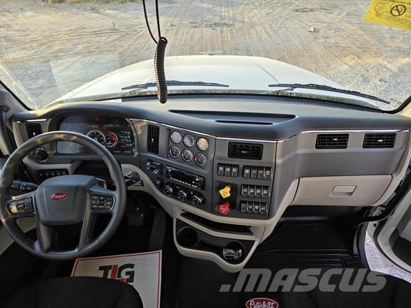 Peterbilt 567 Vetopöytäautot