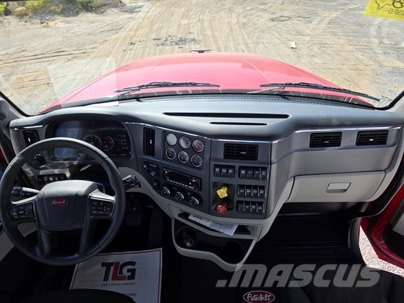 Peterbilt 567 Vetopöytäautot