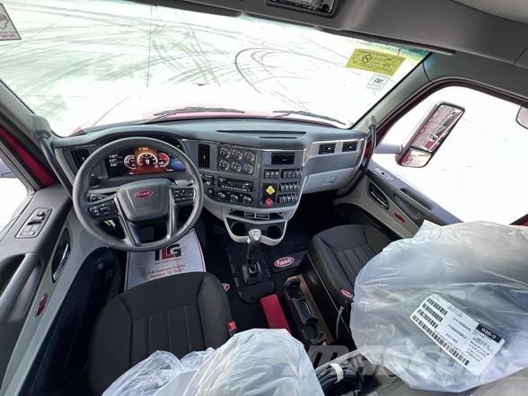 Peterbilt 567 Vetopöytäautot