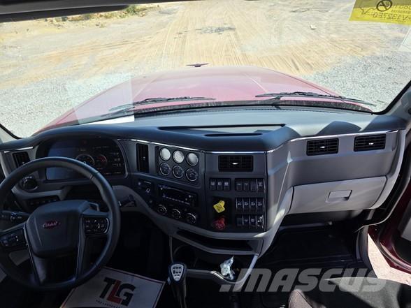 Peterbilt 567 Vetopöytäautot