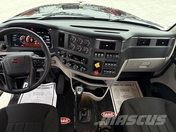 Peterbilt 567 Vetopöytäautot