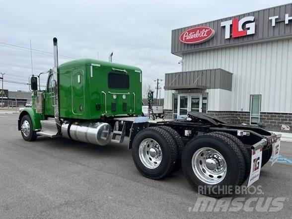 Peterbilt 589 Vetopöytäautot