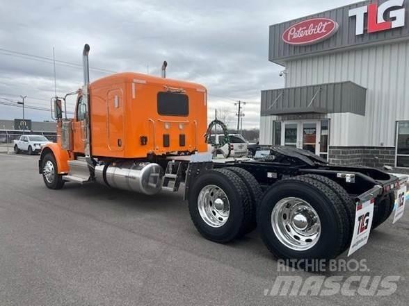 Peterbilt 589 Vetopöytäautot