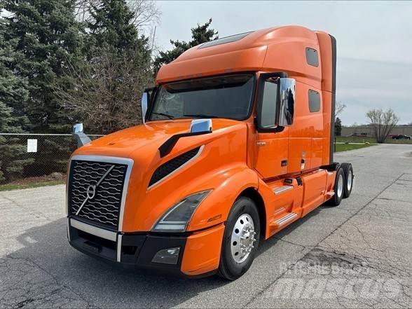 Volvo VNL42T760 Vetopöytäautot