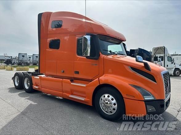 Volvo VNL42T760 Vetopöytäautot