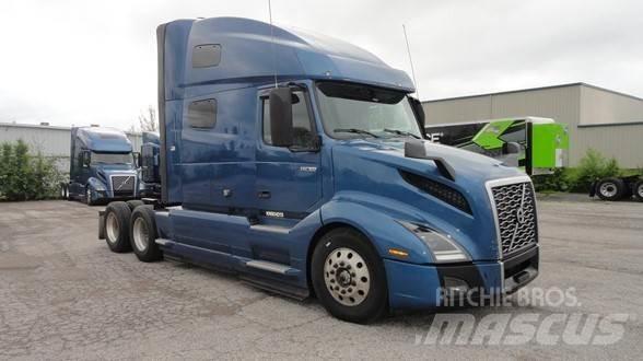 Volvo VNL64T760 Vetopöytäautot