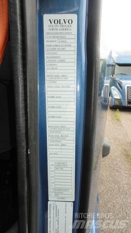 Volvo VNL64T760 Vetopöytäautot