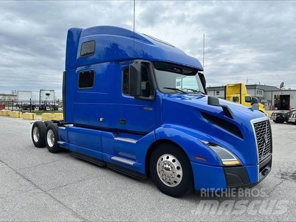 Volvo VNL64T860 Vetopöytäautot