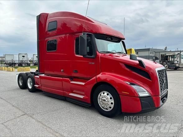 Volvo VNL64T860 Vetopöytäautot