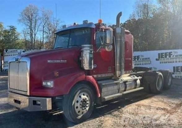 Western Star 4900 Vetopöytäautot