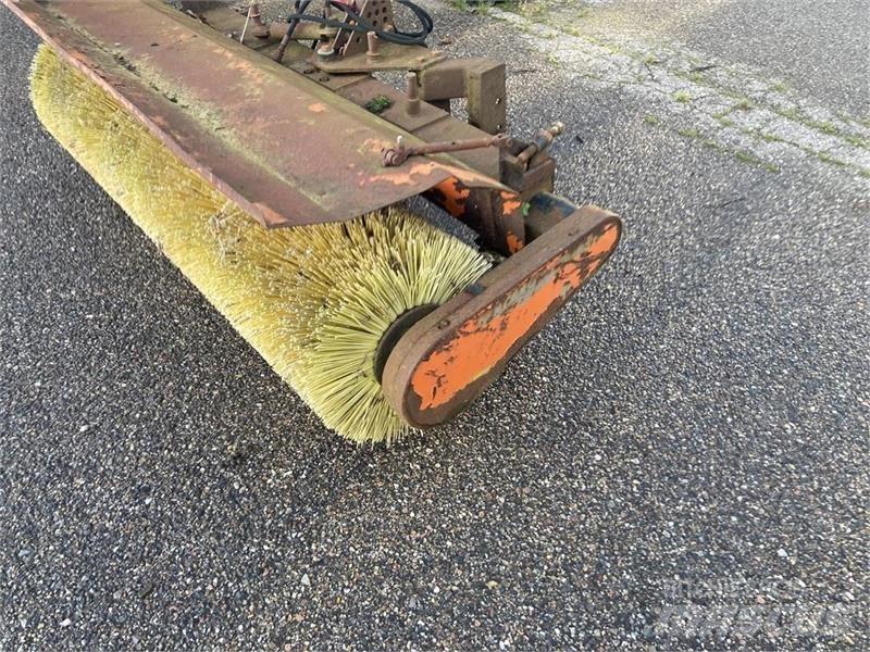 GMR 2000 Lakaisukoneet