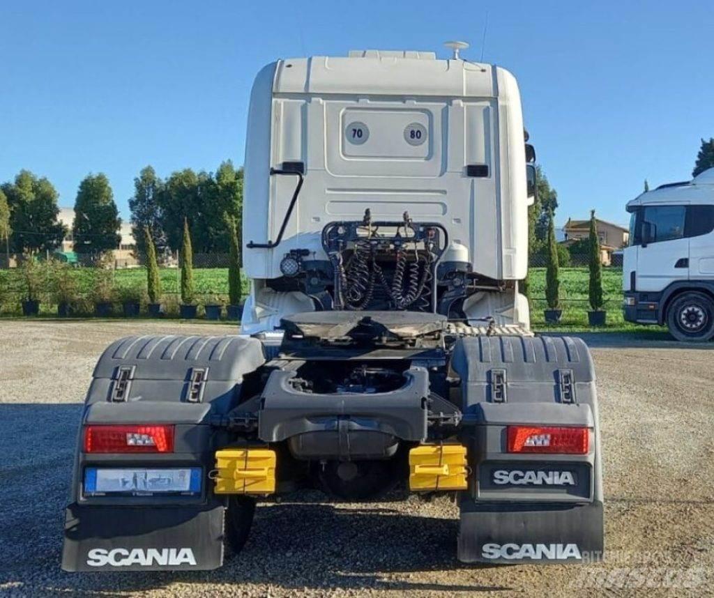 Scania R450 Vetopöytäautot