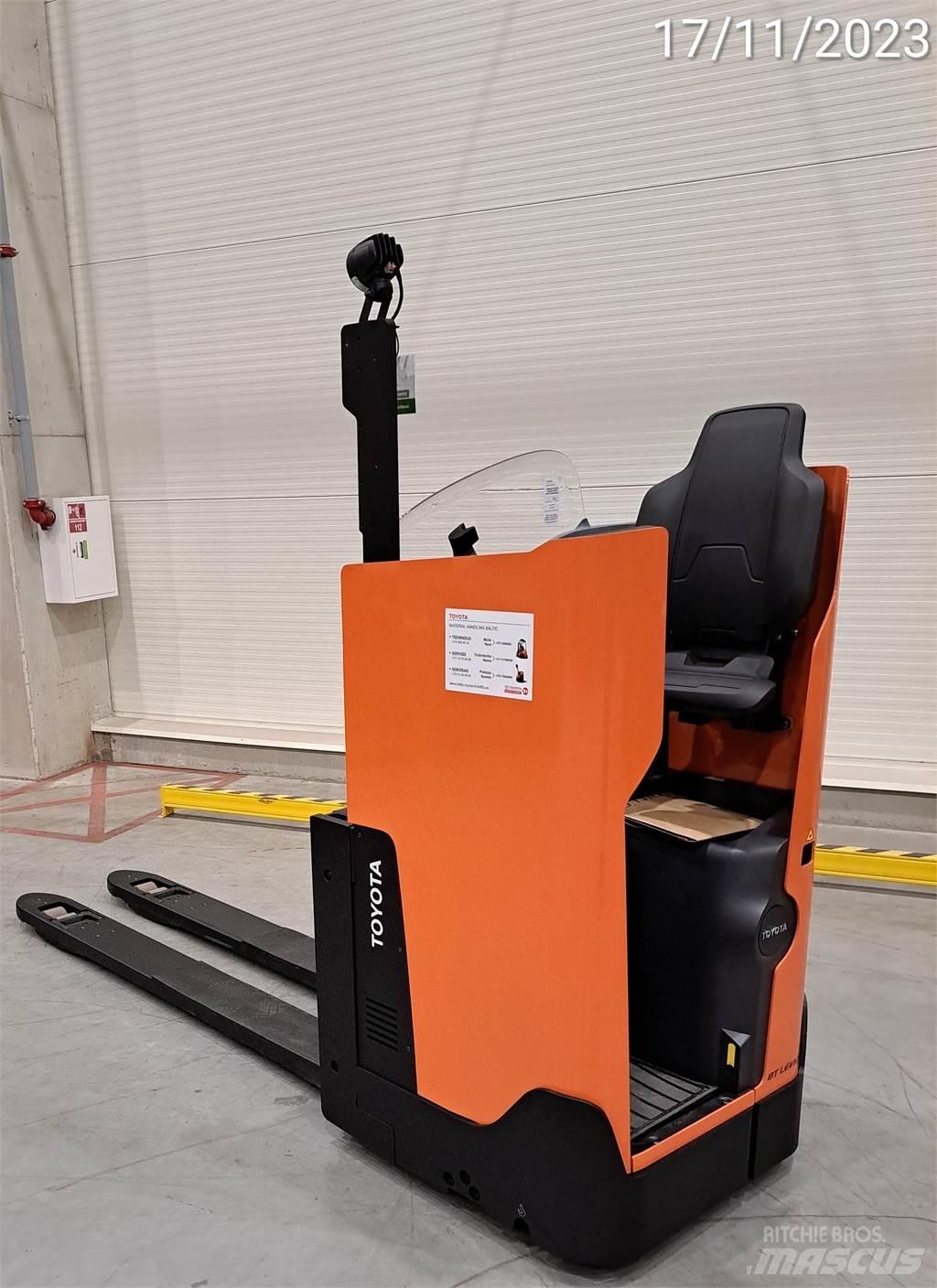 BT LSI200 Pumppukärryt