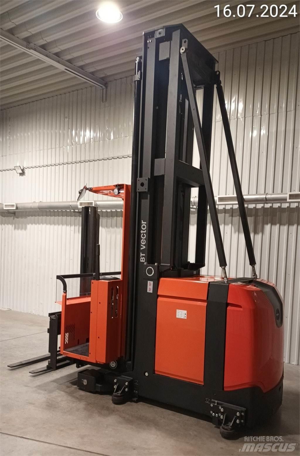 BT VCE100 Kapeakäytävätrukit
