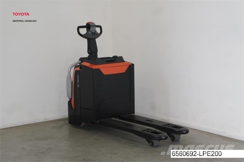 BT LPE200 Lavansiirtotrukit ajotasolla