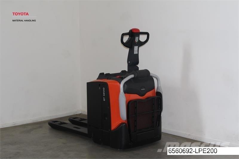 BT LPE200 Lavansiirtotrukit ajotasolla