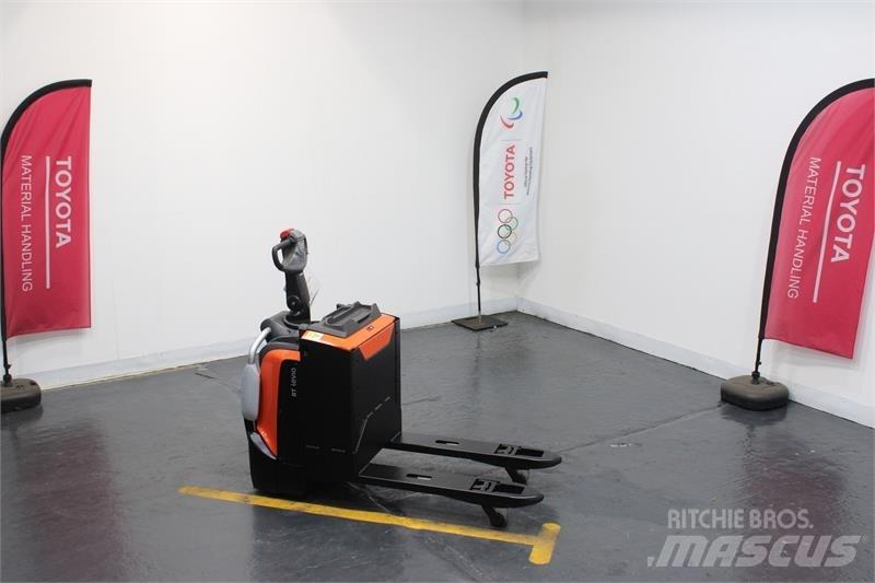 BT LPE200 Lavansiirtotrukit ajotasolla