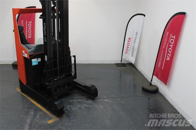 BT RRE200 Työntömastotrukit