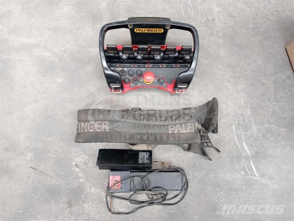 Palfinger PK 23500 Kappaletavaranosturit