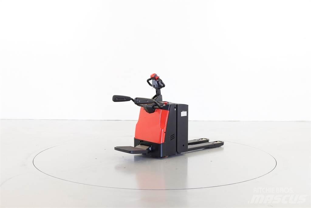 EP RPL301 Li-Ion Lavansiirtotrukit ajotasolla