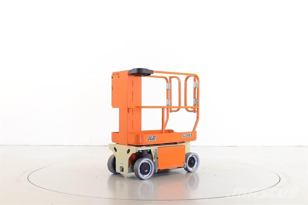 JLG 1230ES Henkilönostimet ja nostolaitteet