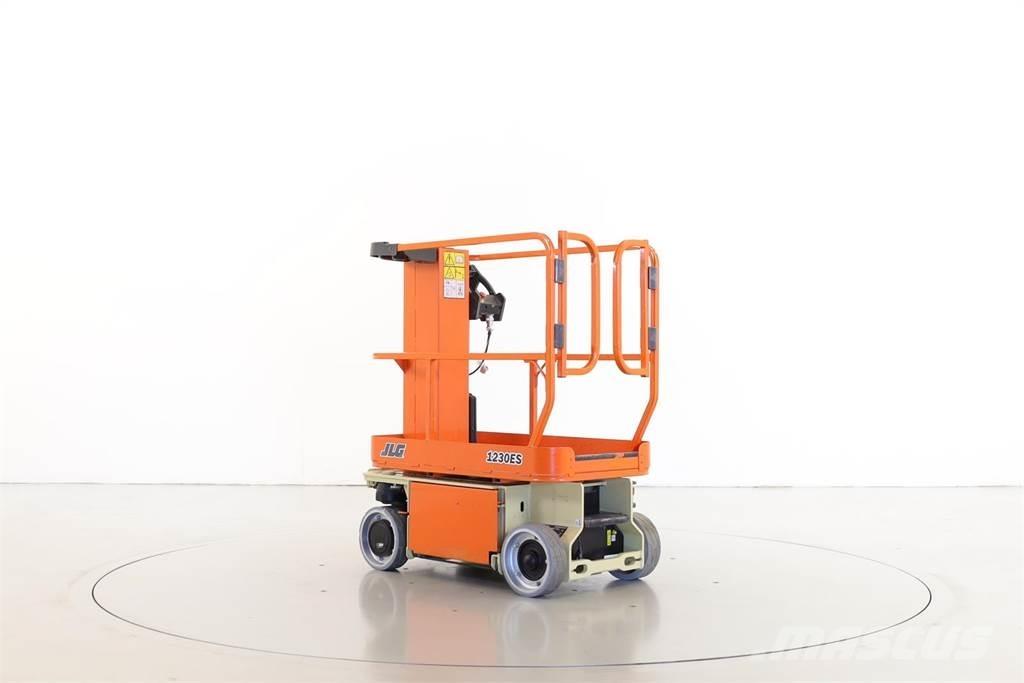 JLG 1230ES Henkilönostimet ja nostolaitteet